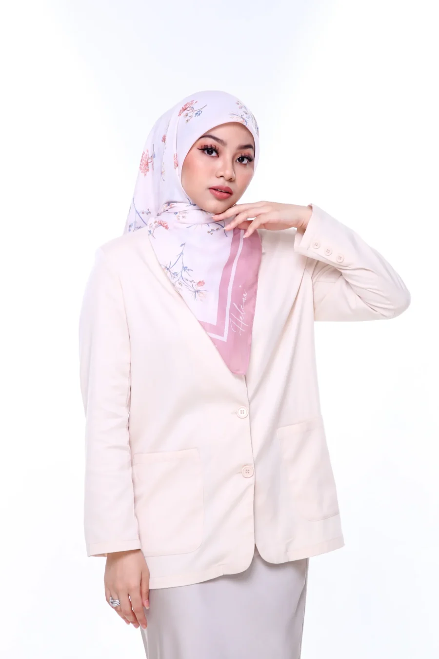 Tudung Bawal Muse 45" | Soft Blush Cotton Hijab - Image 4