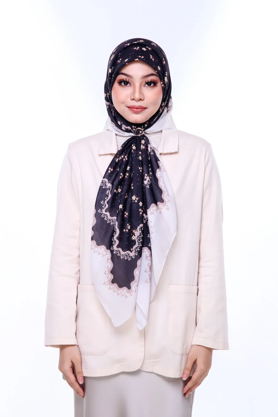 Tudung Bawal Sable 45" | Classic Black Cotton Hijab